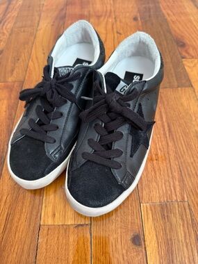 Black Super-Star Golden Goose Low-Top Sneakers